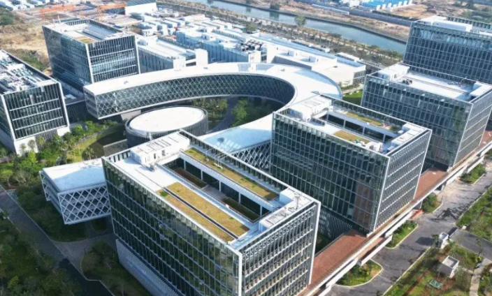 汽车附件与车载零部件选型对比：材料、工艺及适配性分析